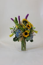 Load image into Gallery viewer, Mixed Cut Flower Arrangement - Medium