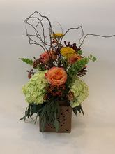 Load image into Gallery viewer, Mother&#39;s Day Mixed Cut Flower Arrangement - Medium